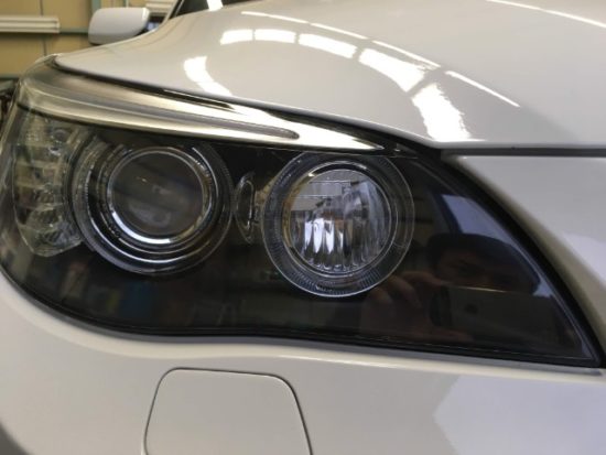 ＢＭＷのヘッドライト黄ばみリペア後の状態