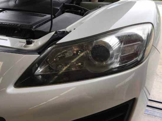 マツダＲＸ－８のヘッドライト黄ばみクラックの状態