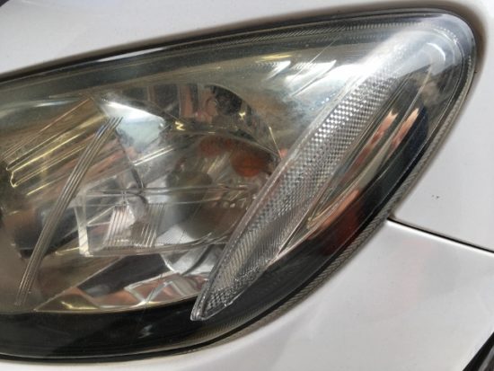 マツダＲＸ－８のヘッドライト黄ばみクラックの状態