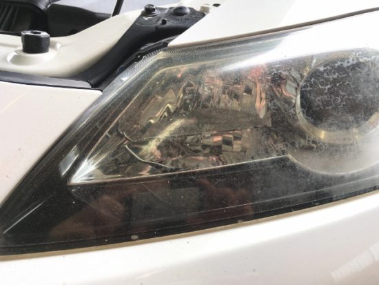 マツダＲＸ－８のヘッドライト黄ばみクラックの状態