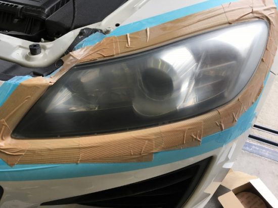 マツダＲＸ－８のヘッドライト黄ばみクラックの状態