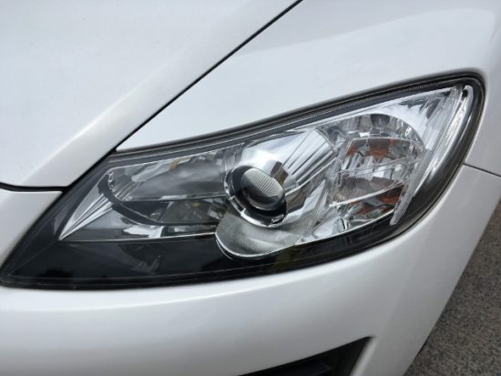 マツダＲＸ－８のヘッドライト黄ばみクラック除去後の状態