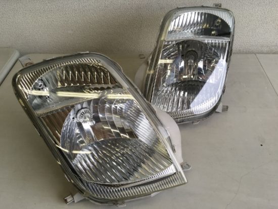 トヨタWILLのヘッドライト黄ばみリペア完了の状態