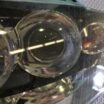 ヘッドライトにひび割れクラックが発生したアウディ